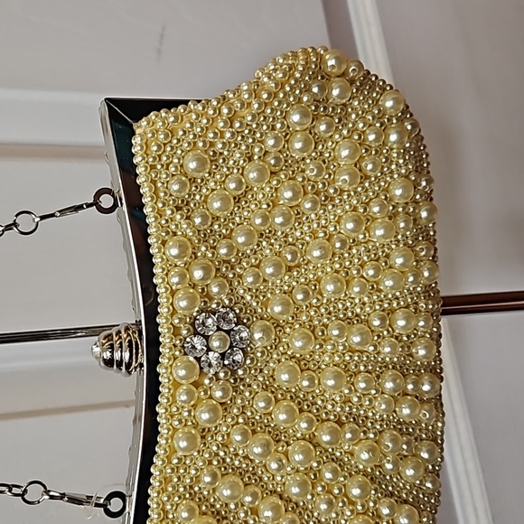 NWOT Evening Clutch - Picture 4 of 11